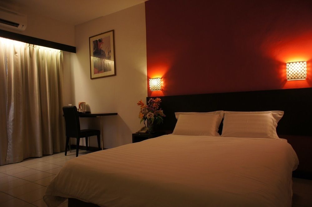 Meldrum Hotel Johor Bahru Exterior photo